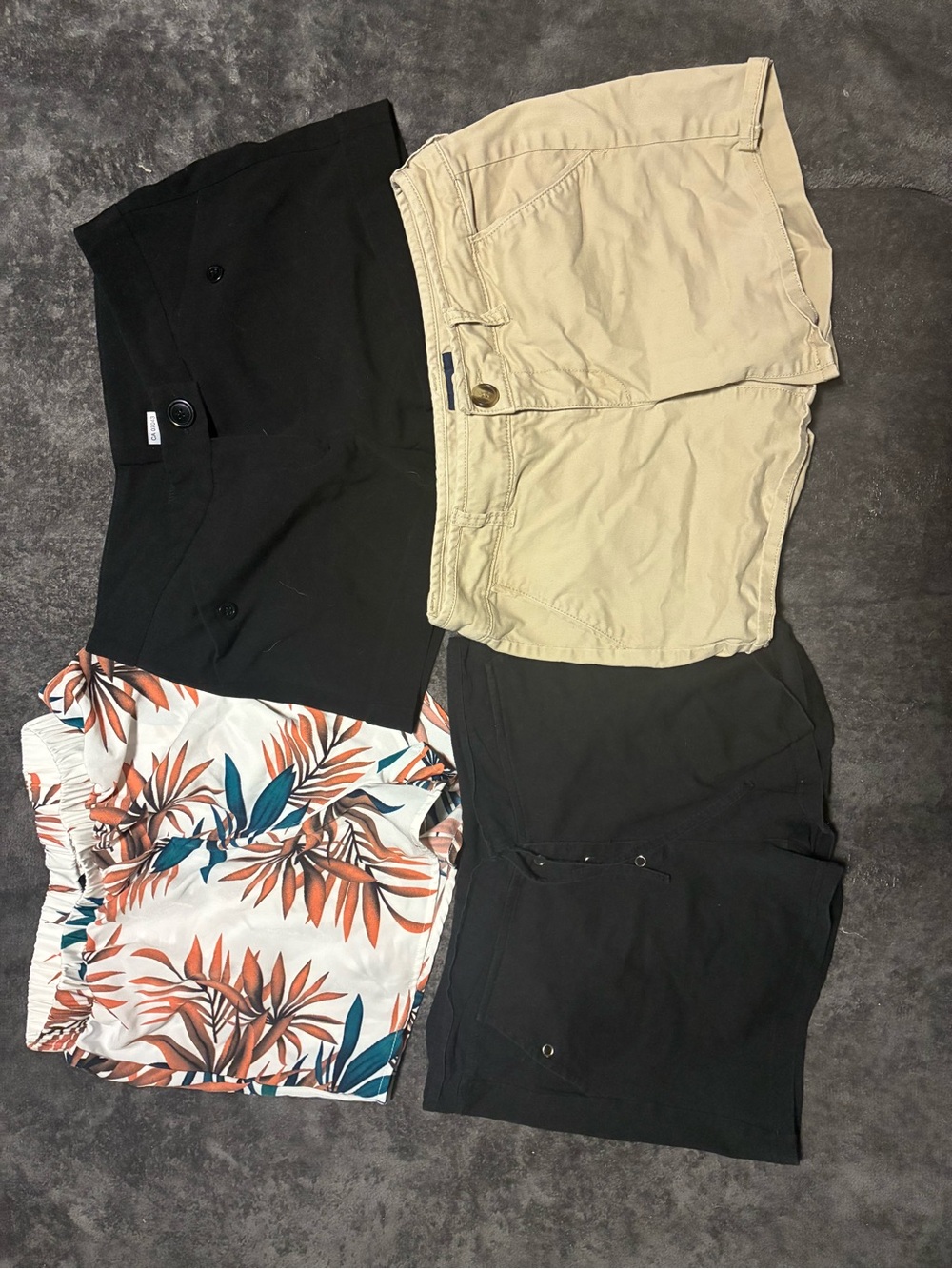 American Eagle Outfitters Beige and Black Women's Shorts Set with Tropical Print
